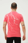 Erkek Şimşek Baskılı Regular Fit Tişört Rose Red thumbnail 4