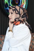 Dallı Desen Turuncu Soft Pamuk Eşarp thumbnail 3