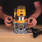 Dewalt D26203-QS El Frezesi 900W thumbnail 3