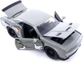 Tom& Jerry Figürü ve 2015 Dodge Challenger Aracı 1:24 thumbnail 4