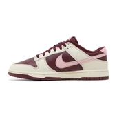 Dunk Low Premium Valentines Day thumbnail 2