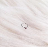 Koyu Pembe Taşlı Burun Piercingi thumbnail 1