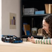 LEGO Technic 42176 Porsche GT4 e-Performance Yarış Arabası thumbnail 7