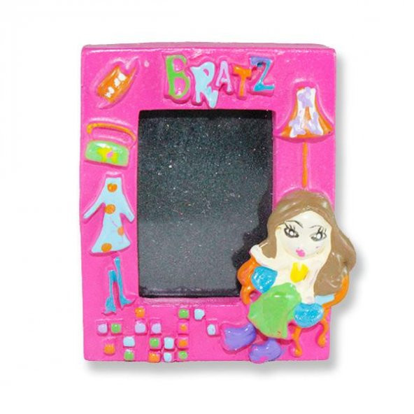 12 Adet Bratz Kız Mıknatısl Miniı Çerçeve 3,7x4,6cm ürün görseli 1