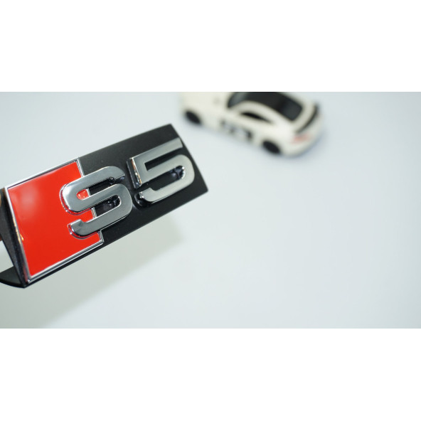 DK Tuning S5 Gümüş Kırmızı 3D Ön Panjur Logo Audi İle Uyumlu ürün görseli 1