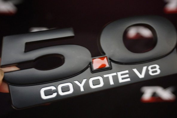 Ford Mustang 5.0 Coyote V8 Vidalı Ön Panjur İkiz Turbo Amblem ürün görseli 1