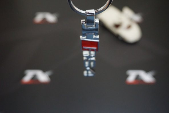 Audi RS4 Logo Çift Yön Krom Metal Stil Anahtarlık ürün görseli 1