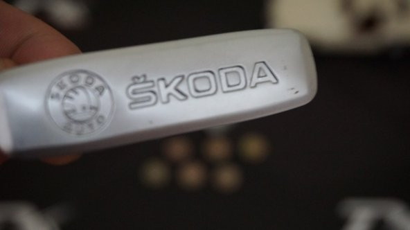 Skoda Logo Krom Metal Paspas Vidalı Logo 4 Lü Set ürün görseli 1