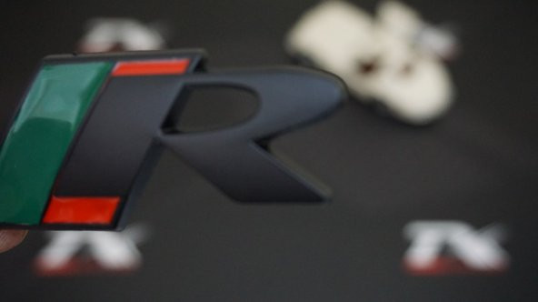Jaguar R Bagaj Krom Metal Logo Amblem 3M 3D ürün görseli 1