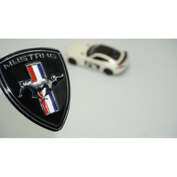 DK Ford Mustang Koşan At Bagaj Logo Siyah Krom Metal Plaka Arma ürün görseli 1