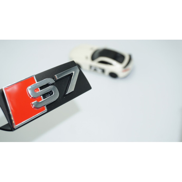 DK Tuning S7 Gümüş Kırmızı 3D Ön Panjur Logo Audi İle Uyumlu ürün görseli 1
