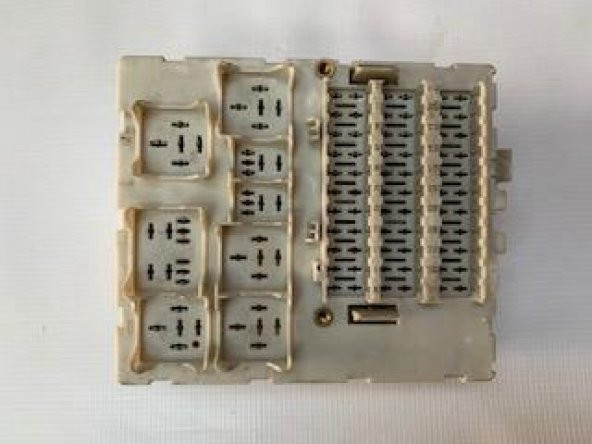 SİGORTA KUTUSU FORD CONNCET ürün görseli 1