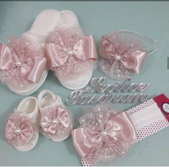 Funda Pudra Fiyoklu Lohusa Anne Bebek Terlik Taç Takımı ürün görseli 1