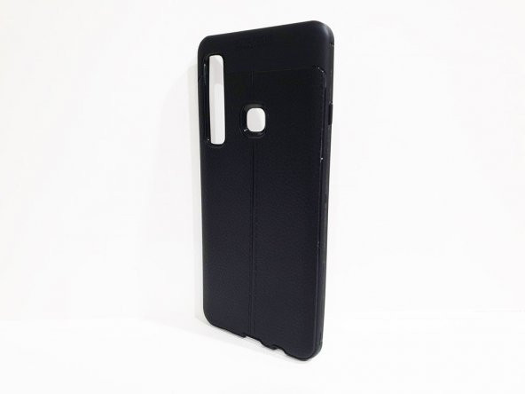 Samsung Galaxy A9 2018 Siyah Rubber Kılıf - Resim 3