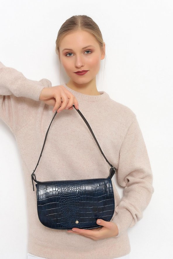 Kroko Desen Kapaklı Baguette Bag - Resim 5