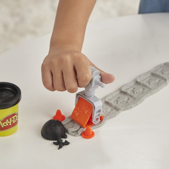 Play-Doh Çalışkan Çimento Kamyonu - Resim 5