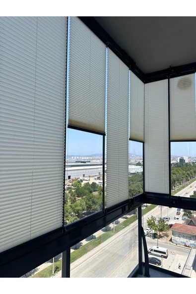 Blind-X Krem Plise Katlanır Cam Balkon Perdesi, Ofis Perdesi, Mutfak Perdesi, Salon Perdesi ürün görseli 1