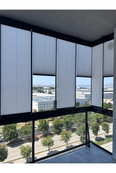 Blind-X Buz Gri Plise Katlanır Cam Balkon Perdesi, Ofis Perdesi, Mutfak Perdesi, Salon Perdesi ürün görseli 1