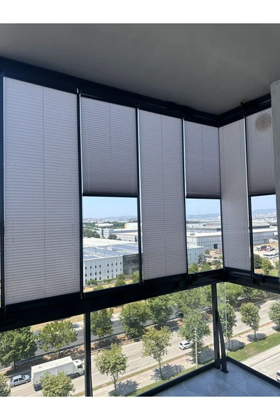 Blind-X Koyu Gri Plise Katlanır Cam Balkon Perdesi, Ofis Perdesi, Mutfak Perdesi, Salon Perdesi ürün görseli 1