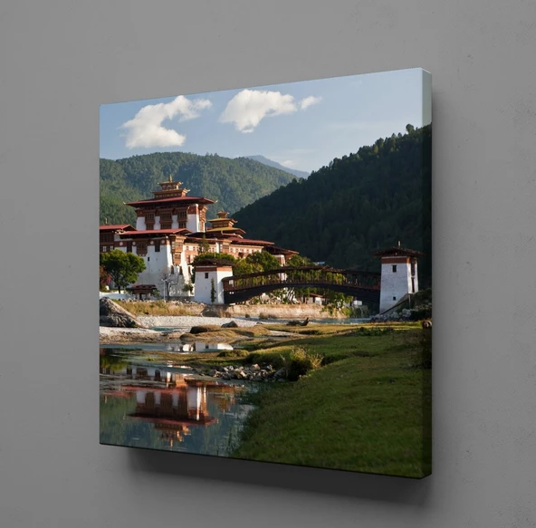 UZAK BİR KASABA KANVAS TABLO ürün görseli 1