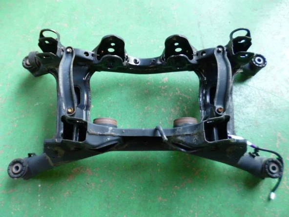 Suzuki Grand Vitara 06-12 Arka Travest Beşik ürün görseli 1