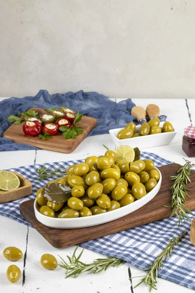 Yöre Akdeniz Kırma Yeşil Zeytin 2 kg ürün görseli 1