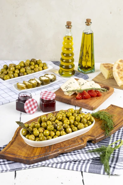 Yöre Hatay Halhalı Taş Kırma Yeşil Zeytin 2 kg ürün görseli 1