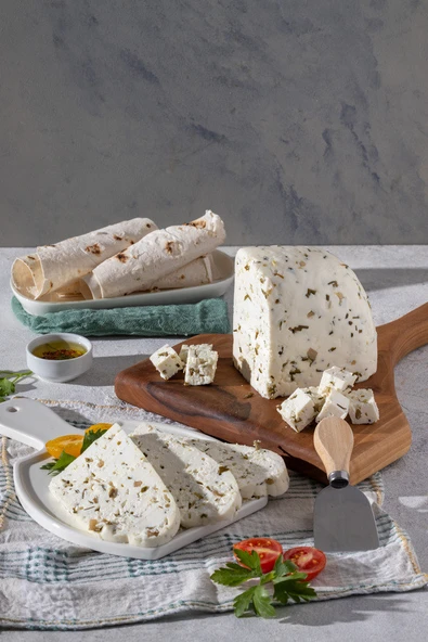 Yöre Otlu Peynir 1 kg ürün görseli 1