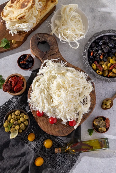 Yöre Erzurum Çeçil Peyniri 1 kg ürün görseli 1