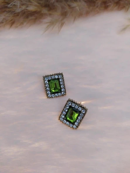 Hdmarketim Swarovski Yeşil Renkli Işıltılı Taşlı Sallantılı Küpe ürün görseli 1