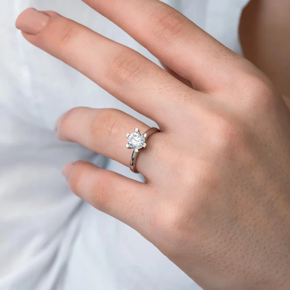 6 Tırnaklı Swarovski Taşlı Gümüş  Yüzük ürün görseli 1