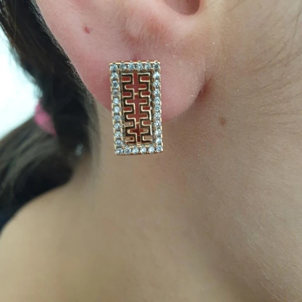 Köşeli Ve Taşlı Küpe - Resim 12