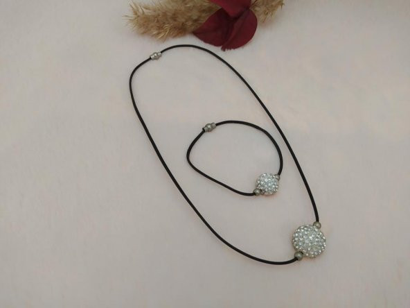 Hdmarketim Swarovski Taşlı Kaucuk Bileklikli Kolye ürün görseli 1