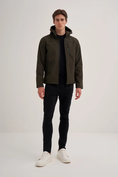 Cazador 24KCEED01047 Haki Erkek Soft Shell Kapişonlu Önü Fermuarlı 3 Cepli %96 Polyester %4 Elastan Silim Fit Mont ürün görseli 1