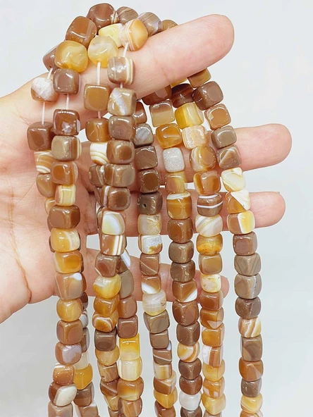 Akik Taşı Küp Şekilli 6-7mm Aralığı Dizi (54452) ürün görseli 1