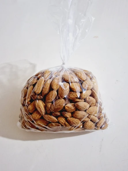 BESLENME DEDEKTİFİ BADEM İÇİ ÇİĞ 500 gr ürün görseli 1