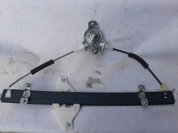 Hyundai Accent Admair Milenyum 2000-2006 Ön kapı Cam Krikosu Sağ mekanik manuel yolcu tarafı Orjinal Marka Orjinal Parça 82402-25000 ürün görseli 1