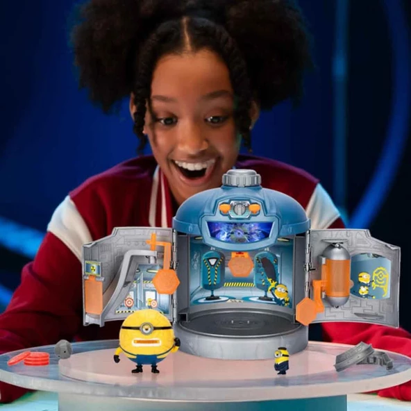 Giochi Preziosi Minions Sesli ve Işıklı Dönüşen Sürpriz Oyun Seti MN405000 ürün görseli 1