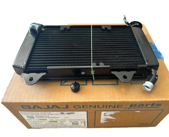 BAJAJ PULSAR RS 200 RADYATÖR DT601232 ürün görseli 1