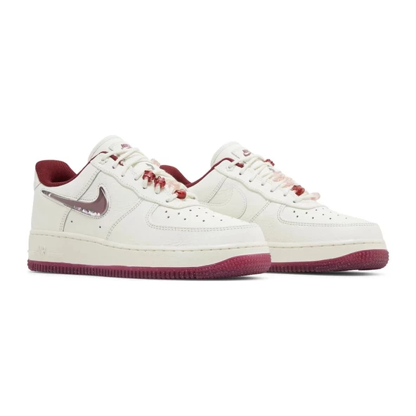 Nike Air Force 1 Low Valentines Day 2024 - Resim 3