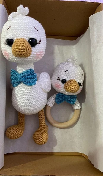 Bay Ördek ve Çıngırak Takımı Amigurumi Organik Oyuncak Hediye Seti ürün görseli 1