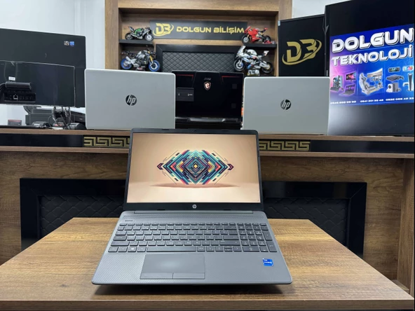 HP 250 G8 Intel Core i7 1165G7 16GB 256GB SSD Iris Xe 15.6" FHD 34N99ES  (İKİNCİ EL) ürün görseli 1