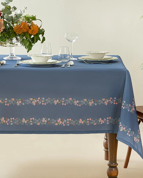 English Home Belleza Masa Örtüsü Lacivert ürün görseli 1