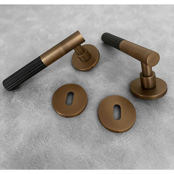 Duo One-S Zamak Mat Antik Sarı - Siyah Rozetli Zamak Oda Kapı Kolu 1 Takım ürün görseli 1