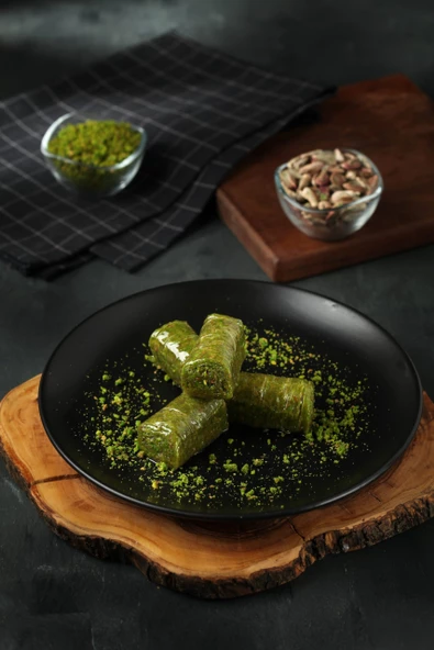 FISTIK SARMA  2,5  KG TEPSİ ürün görseli 1