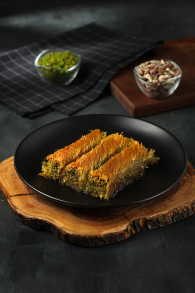 FISTIKLI BURMA KADAYIF 1 KG ürün görseli 1