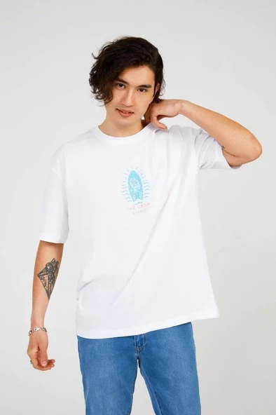 White GONE FISHING RELAX TEE ürün görseli 1