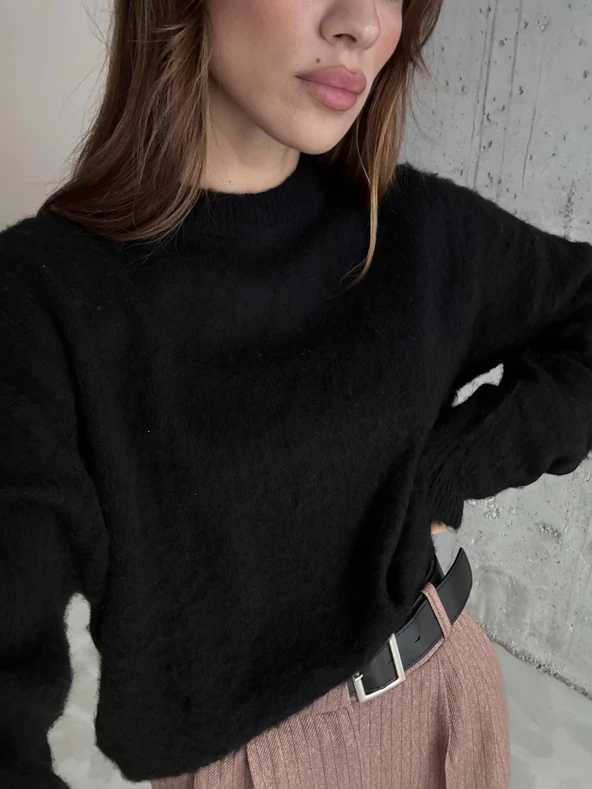 Siyah Marka Model Yumoş Triko Kazak ürün görseli 1
