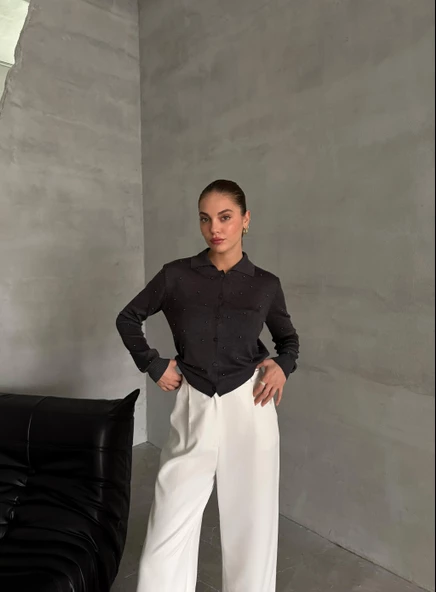 Antrasit Polo Yaka Mini Topçuklu Bluz - Resim 7