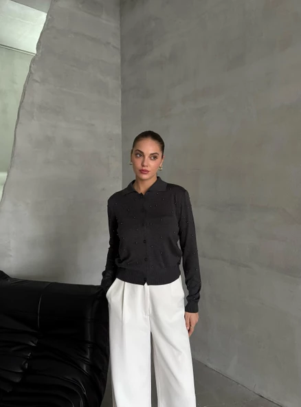 Antrasit Polo Yaka Mini Topçuklu Bluz - Resim 6